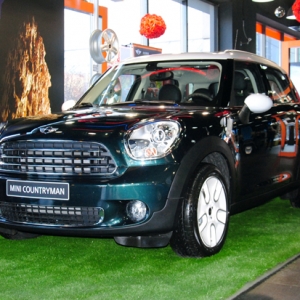 MINI COUNTRYMAN܇ 28.8-31.8f